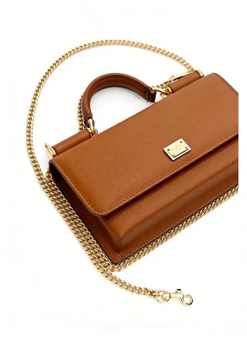 دي آند جي Dolce & Gabbana Dauphine ميني توت حقيبة | D & G علامة مخطوطة حقيبة يد من جلد العجل مع حزام سلاسل قابل للإزالة ، حفلات مسائية رائعة سلاسل فتاة - Image 1